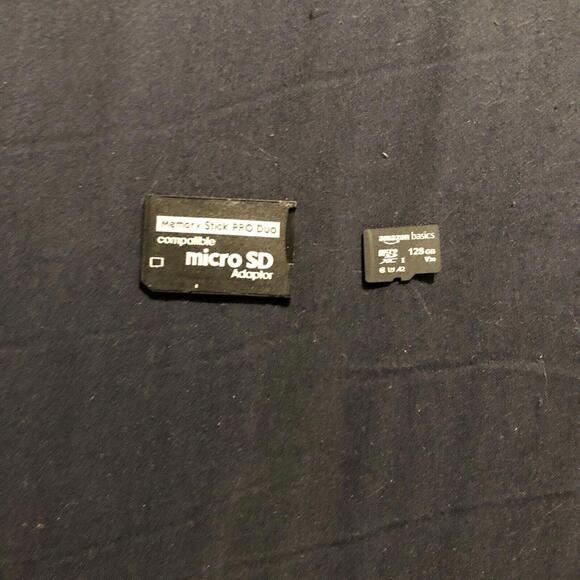 Amazon Basics Micro SDXC Memory Card with Full Size Adapter, A2, U3 128 GB Black - Picture 1 of 1
